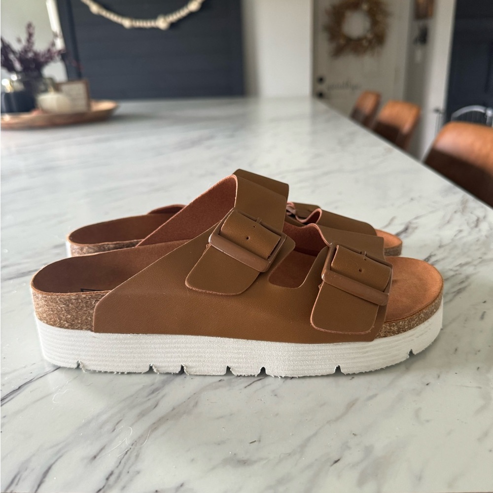 Women’s BRAND NEW sandals